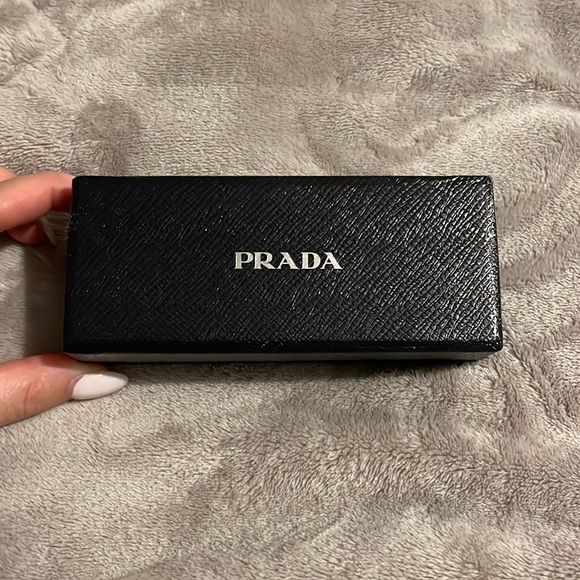 Prada Initial (My Character) Keychain - Picture 3 of 13